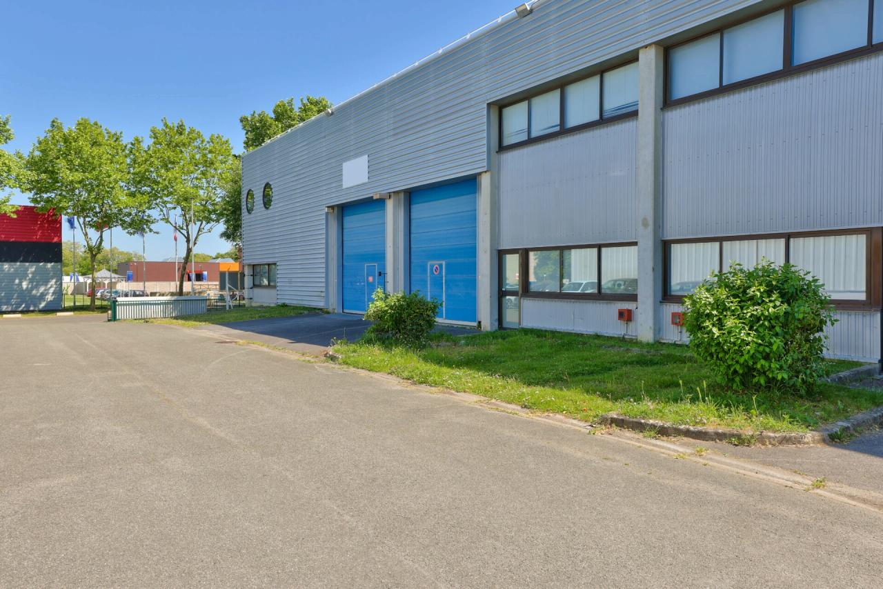 Local d'activité Collégien 827m² Location local d'activité Collégien Seine-et-Marne OLACT2533055 0